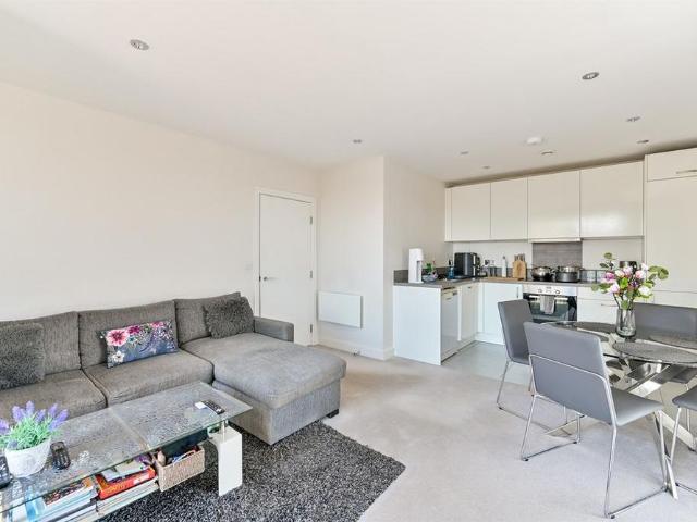 Apartment for rent in Newtown, Reading