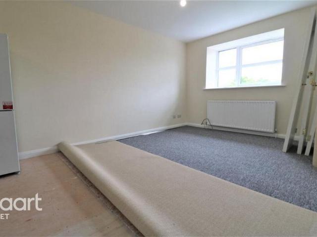 Apartment for rent in Fleet, Hart