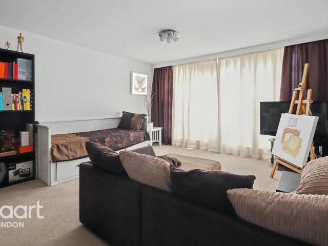 Apartment for rent in Rodbourne, Swindon