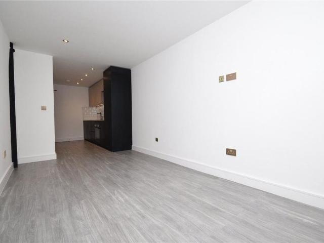 Apartment for rent in Eastmoor, West Yorkshire
