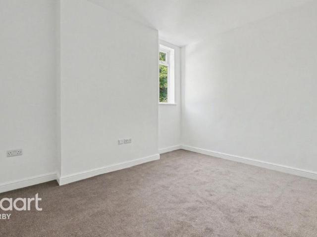 Apartment for rent in California, Littleover