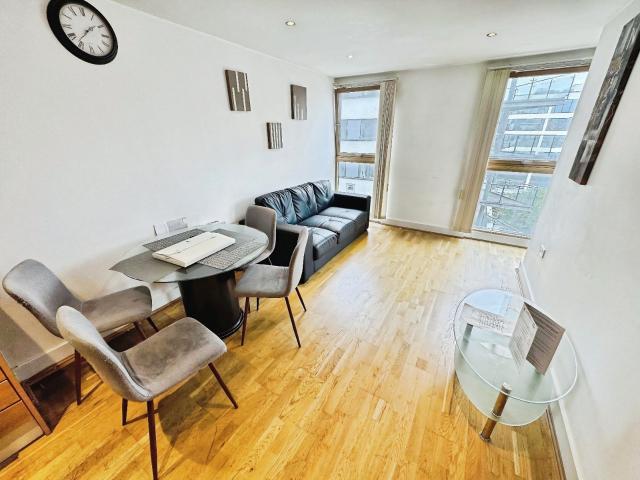 Apartment for rent in Steander, Leeds
