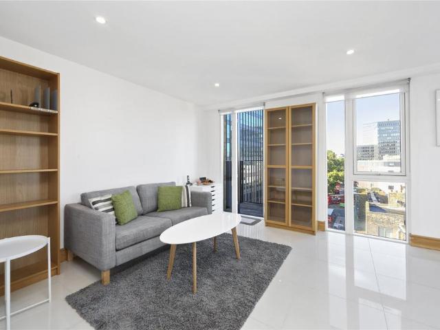 Flat for rent in Somers Town, Greater London