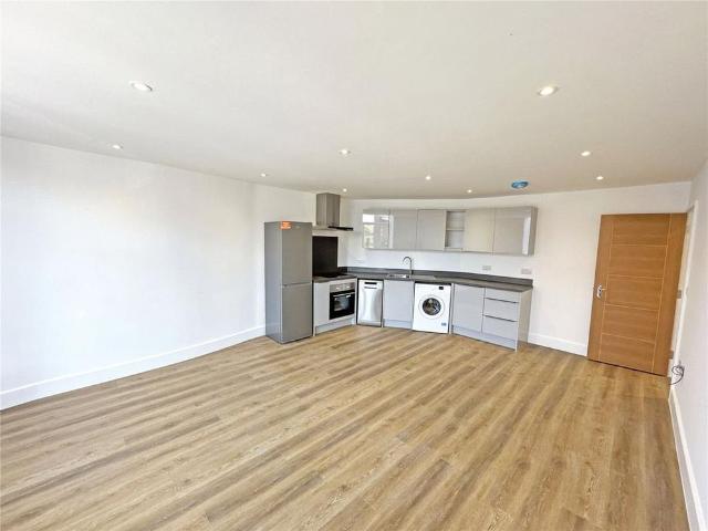 Apartment for rent in Perryfields, West Sussex