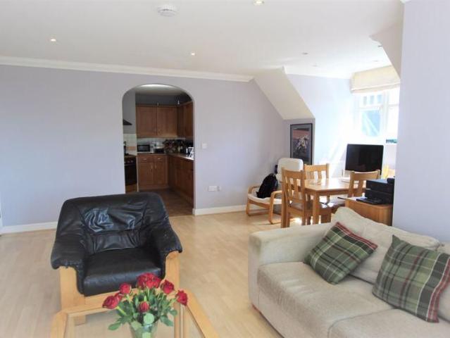 Apartment for rent in Epsom, Surrey