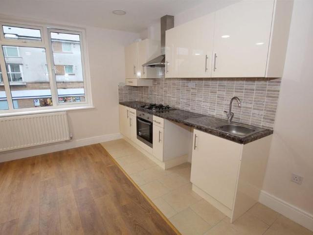 Apartment for rent in Falcon Lodge, Wales