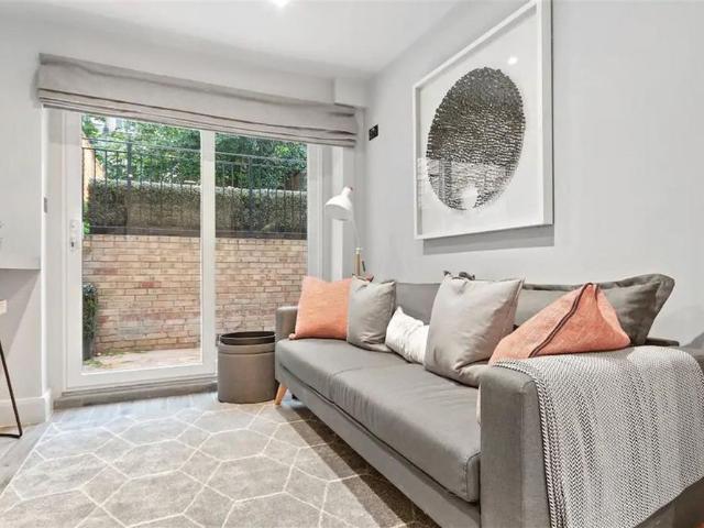 Apartment for rent in Chalk Farm, Greater London