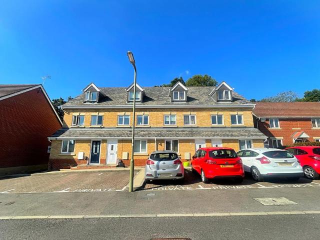 Flat for rent in Whiteley, Hampshire