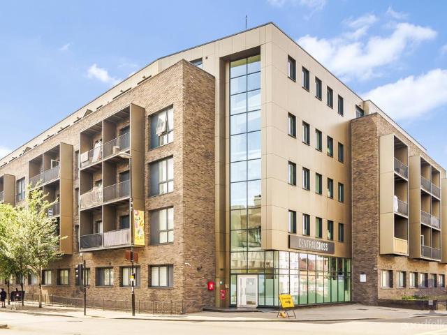 Flat for rent in London Borough of Croydon, Waddon