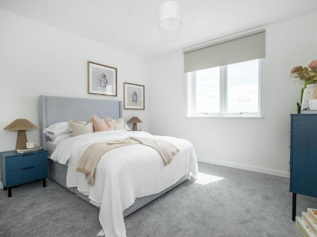 Flat for rent in Lower Halliford, Surrey