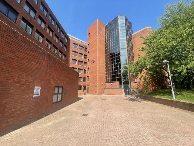 Flat for rent in Goldthorn Hill, West Midlands
