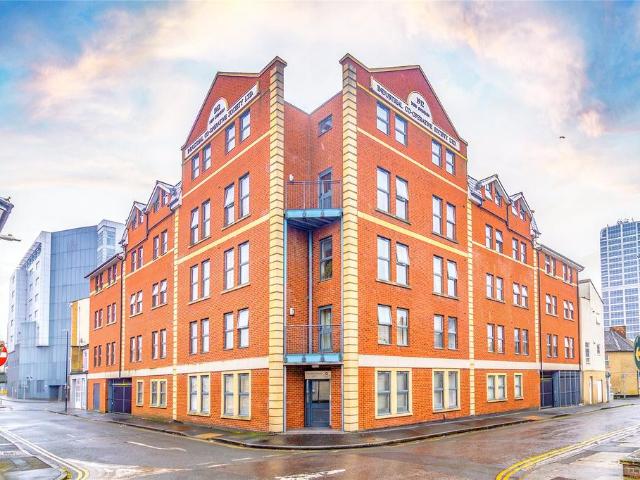 Flat for rent in Rodbourne, Swindon