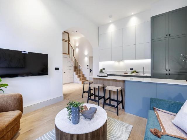 Flat for rent in Earl's Court, Greater London
