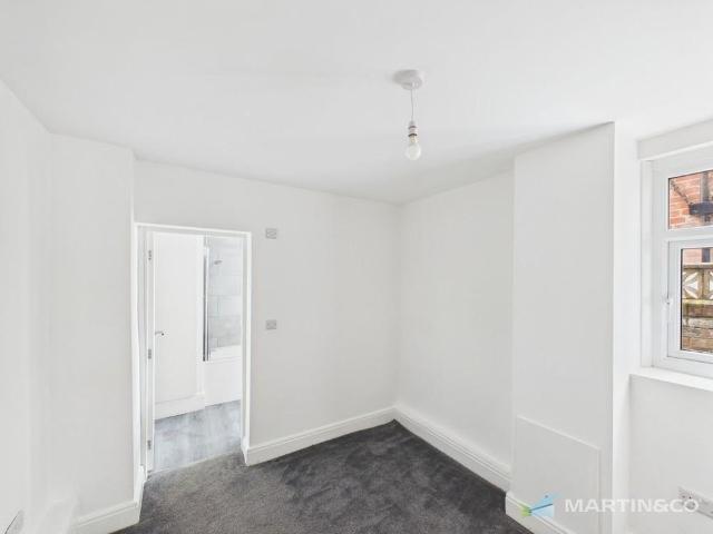 Apartment for rent in Queenstown, Blackpool