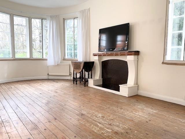 Apartment for rent in Cottenham Park, Greater London