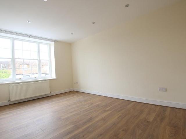 Flat for rent in Colnbrook with Poyle, Slough