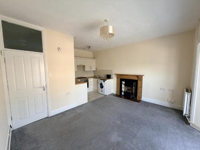 Flat for rent in Dunvant, Wales
