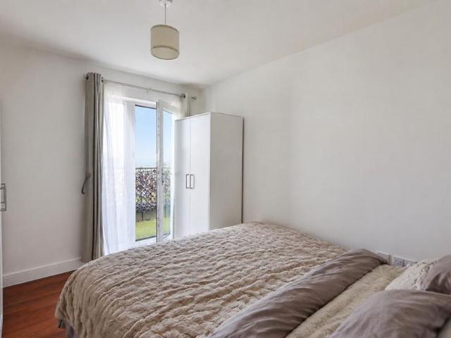 Apartment for rent in Rush Green, Greater London