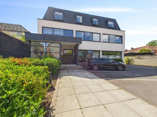 Flat for rent in Lower Halliford, Surrey