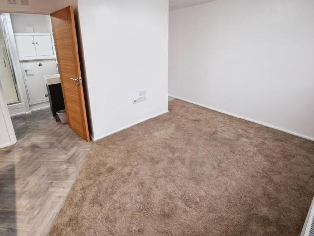 Apartment for rent in Joiner's Square, Hanley