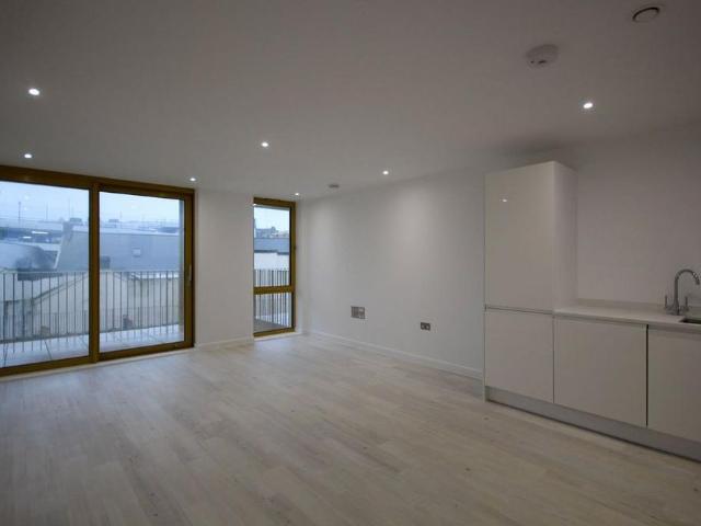 Apartment for rent in St Helier, Greater London