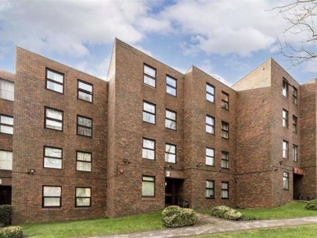Flat for rent in Dollis Hill, Greater London