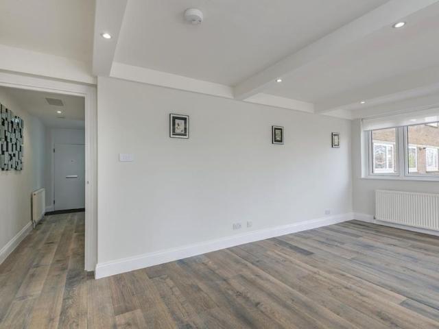Apartment for rent in St. John's Wood, Isle Of Man