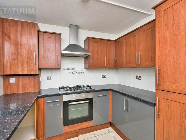 Flat for rent in Thames View, Greater London