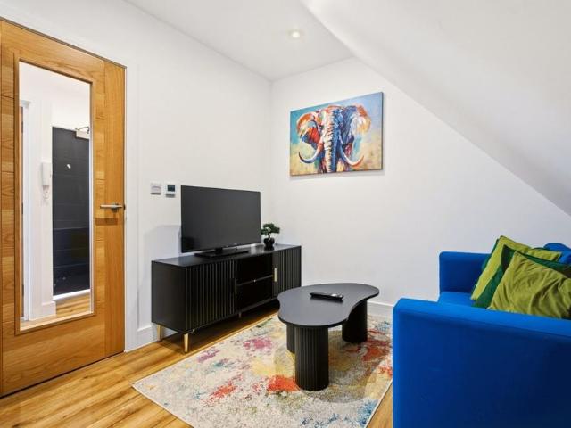 Apartment for rent in St Albans, Five Acres