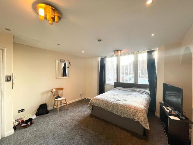 Studio for rent in Abbey Park, Barton In Fabis