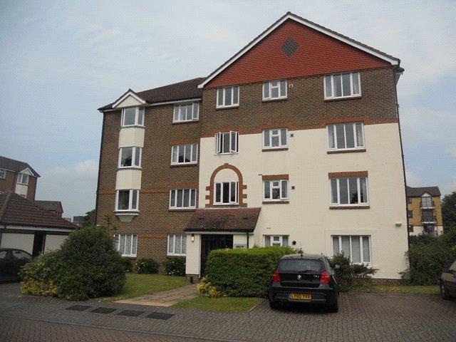 Flat for rent in Red Hill, Surrey