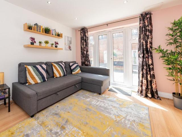 Flat for rent in Reading