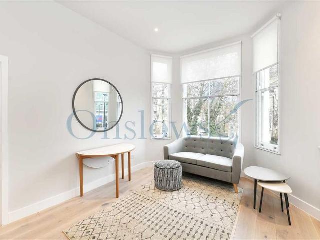 Apartment for rent in Earl's Court, Greater London