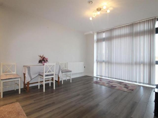 Apartment for rent in The Image, Pouchen End