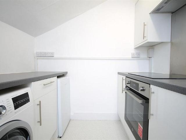 Apartment for rent in Pachesham Park, Surrey