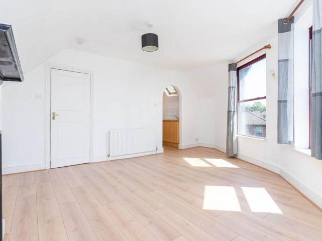 Apartment for rent in London Borough of Croydon, Greater London