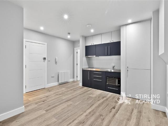 Flat for rent in North Kensington, Greater London