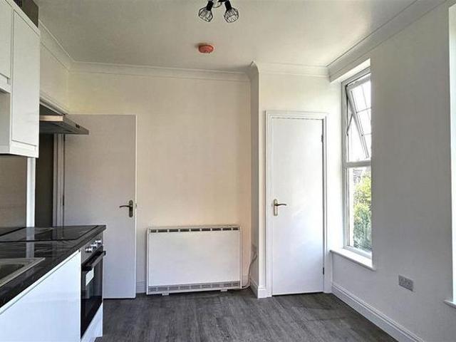 Apartment for rent in Upton, Acol