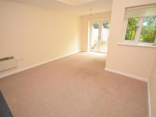 Apartment for rent in Plasnewydd, Falcon Lodge