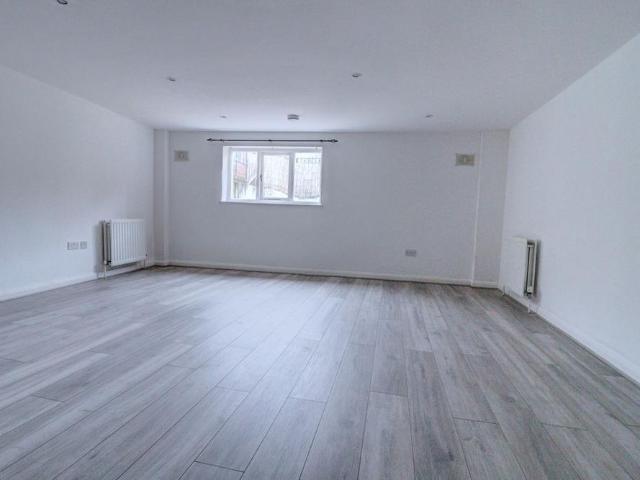 Apartment for rent in High Wycombe Community Board, High Wycombe