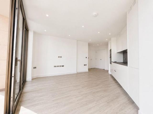 Apartment for rent in St Helier, Greater London
