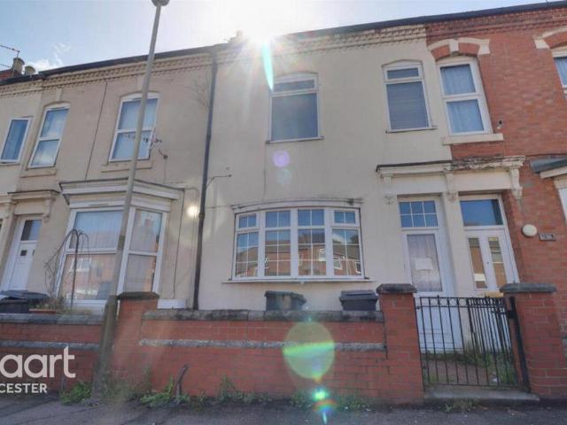 Flat for rent in West End, Old Wharf