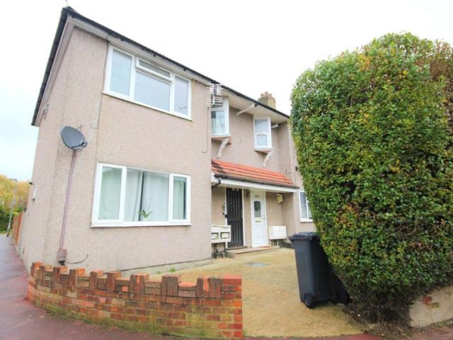 Flat for rent in Dagenham, Greater London