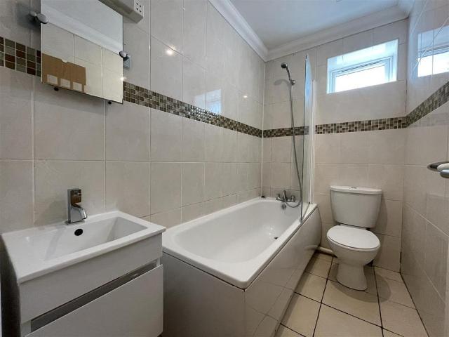 Flat for rent in Plasnewydd, Falcon Lodge