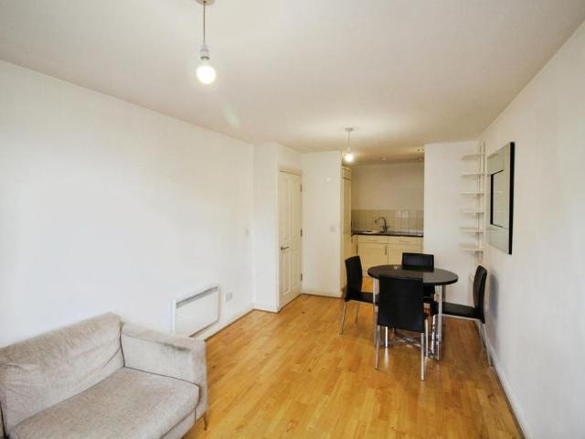Apartment for rent in St. George in the East, Greater London
