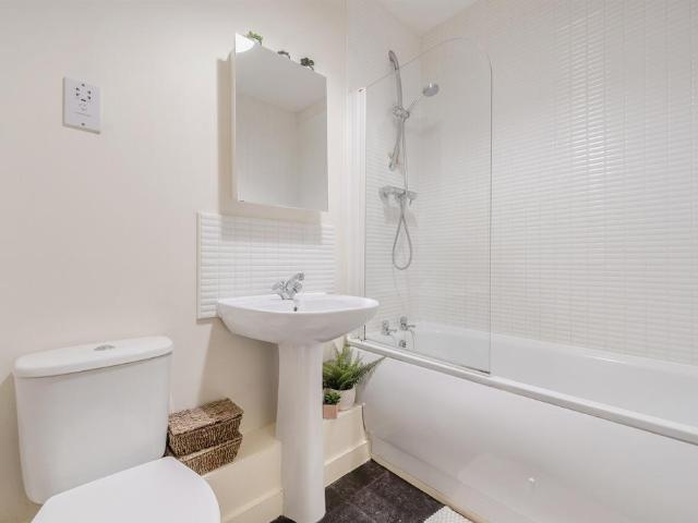 Flat for rent in Bray Wick, Maidenhead