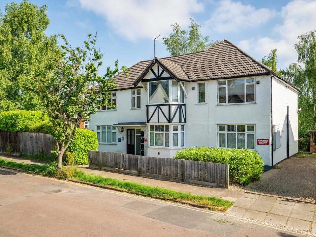 Flat for rent in St Albans, Five Acres