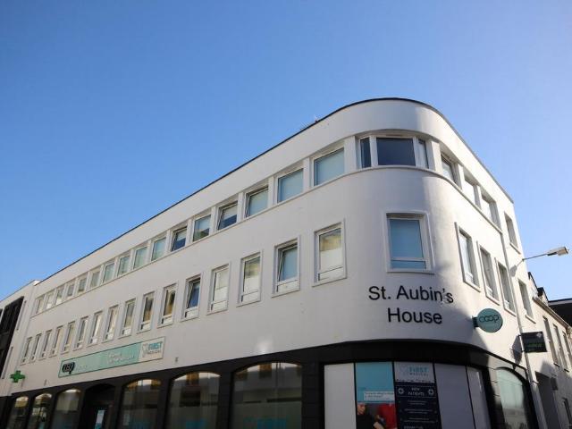 Flat for rent in St Helier, Greater London