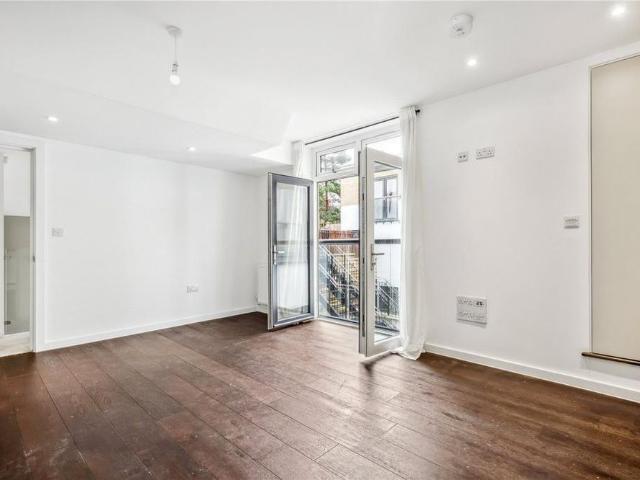 Apartment for rent in Brownswood Park, Stoke Newington