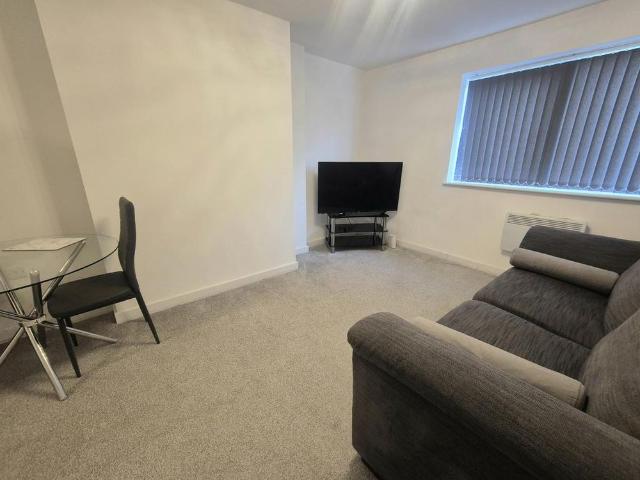Apartment for rent in Woolshops, Calderdale